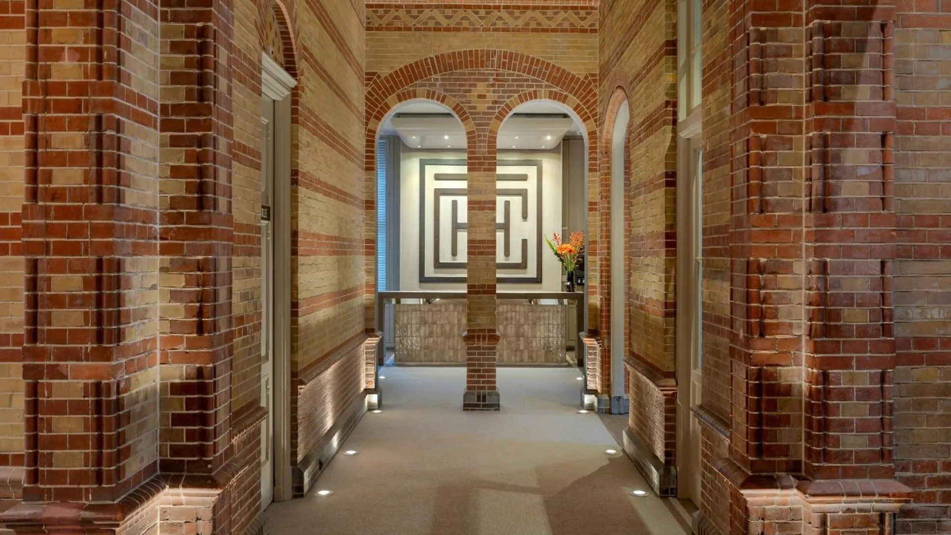 The College Hotel Amsterdam, Autograph Collection  Amsterdam